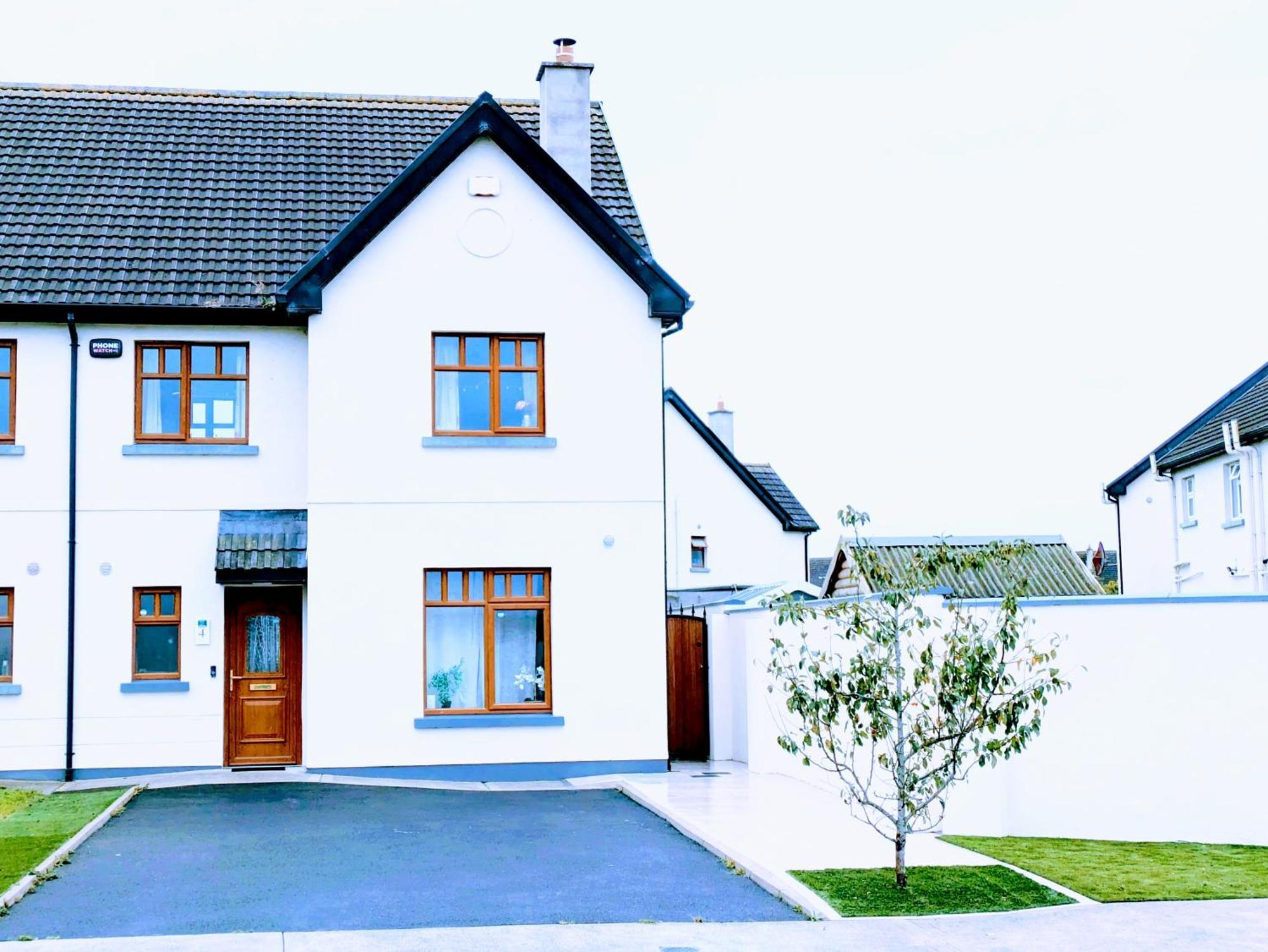 Budget Friendly King Room, * Limerick Junction